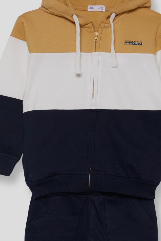 Chandal-capucha-2.jpg Chándal capucha