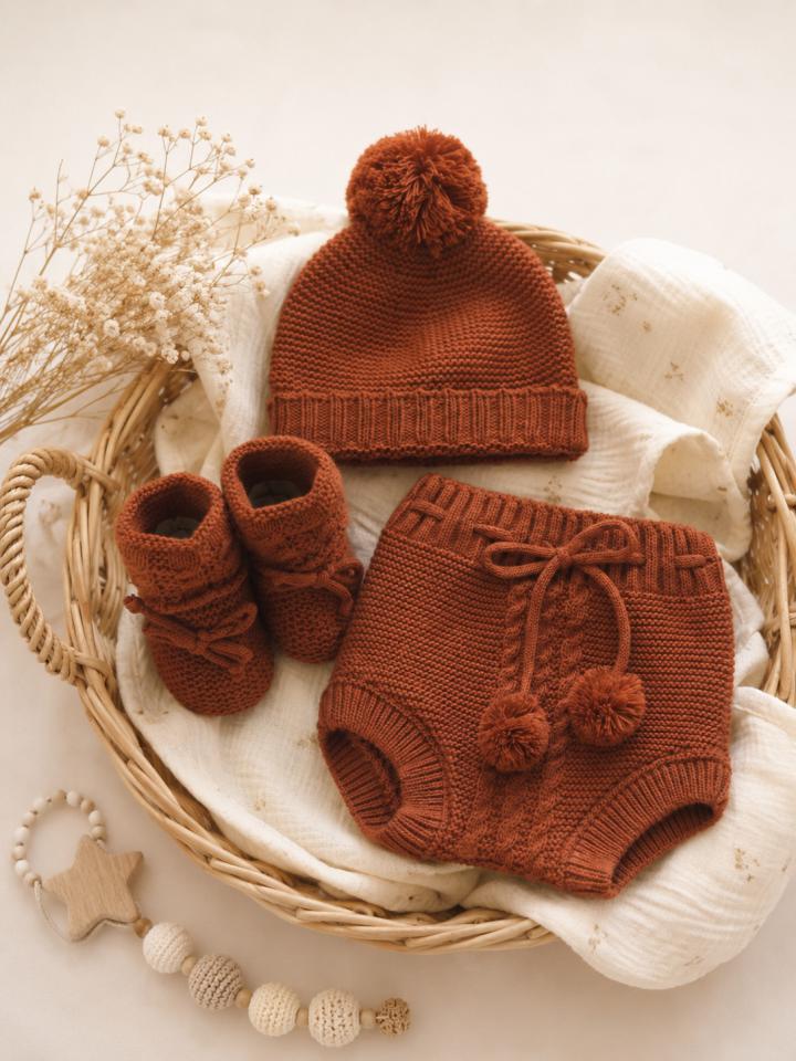Conjunto-patucosbraguit-y-gorro-2.jpg Conjunto patucos braguit y gorro